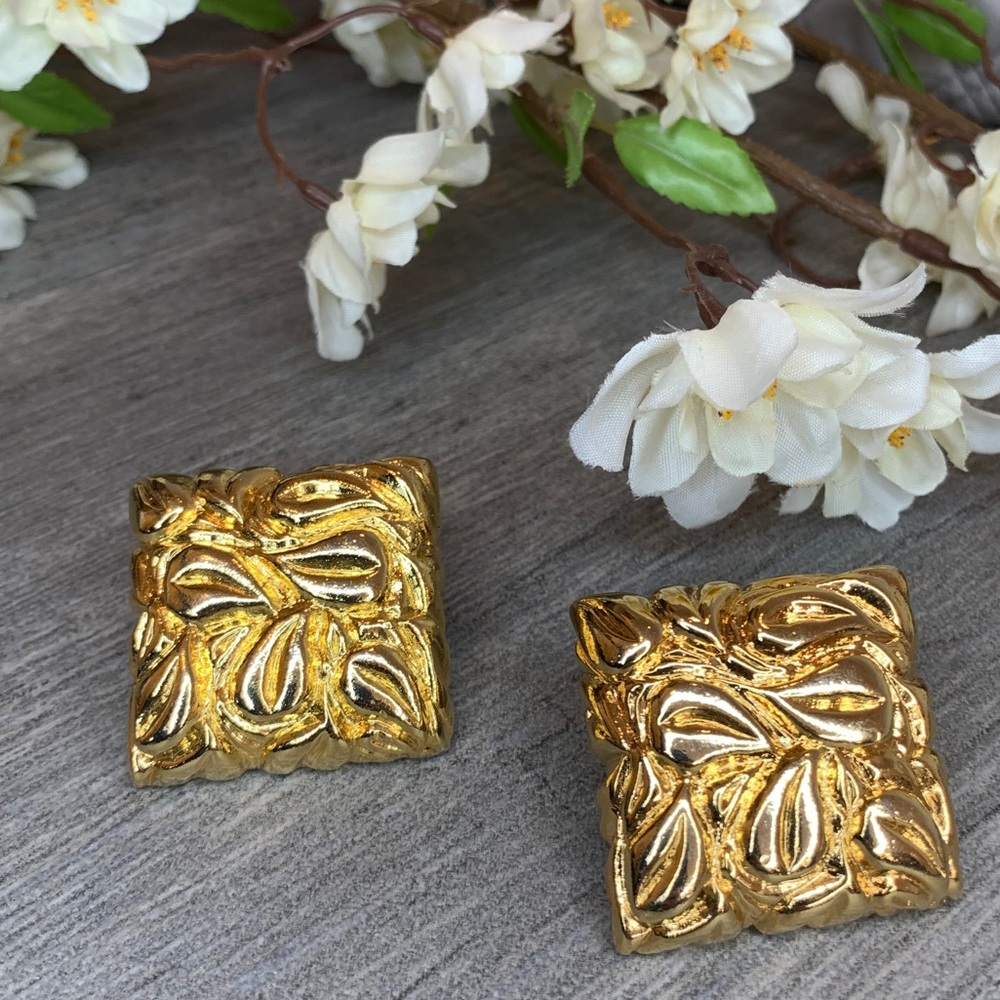ESCADA 80’s Era Gold Leaf Design Block Earrings